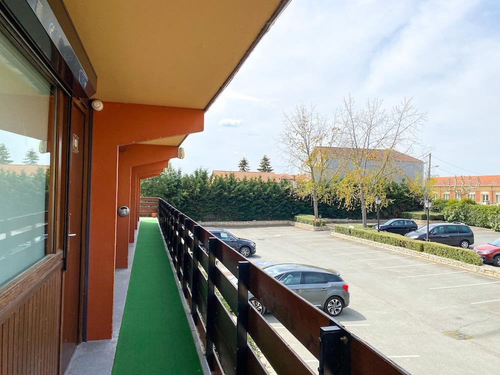 Kyriad Direct Roanne Hôtel&Restaurant Exterior foto